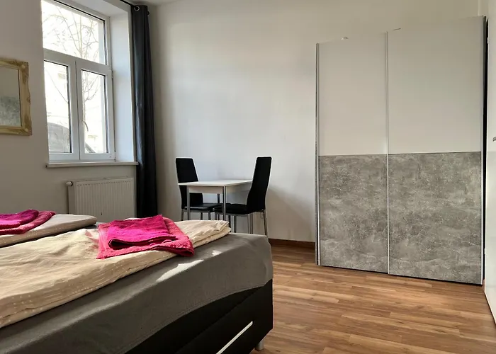 15-min To Center, Comfy Private With Shared Wc & Kitchen Apartment *