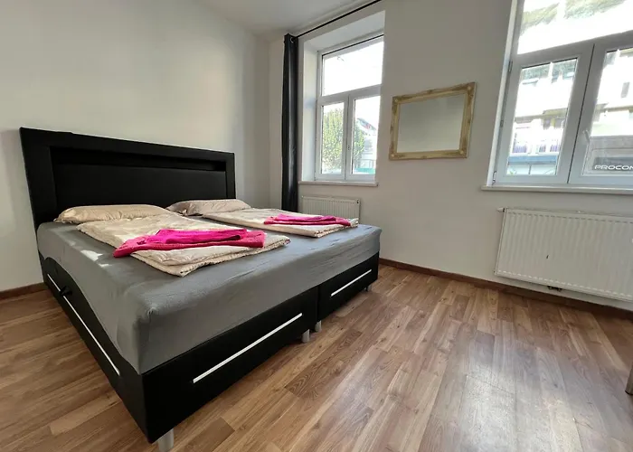 15-min To Center, Comfy Private With Shared Wc & Kitchen Apartment