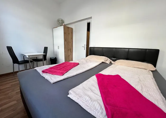 15-min To Center, Comfy Private With Shared Wc & Kitchen * Vienna