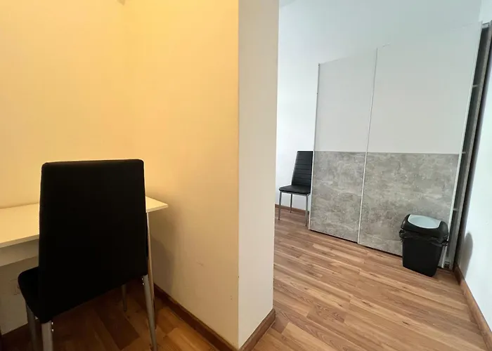 15-min To Center, Comfy Private With Shared Wc & Kitchen * Vienna