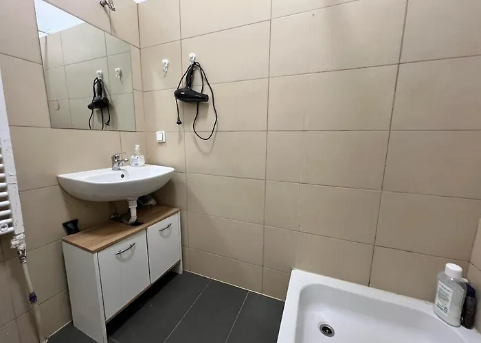 15-min To Center, Comfy Private With Shared Wc & Kitchen * Vienna